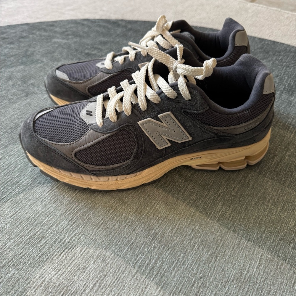 J CREW New Balance ® 2002R unisex grey phantom and magnet